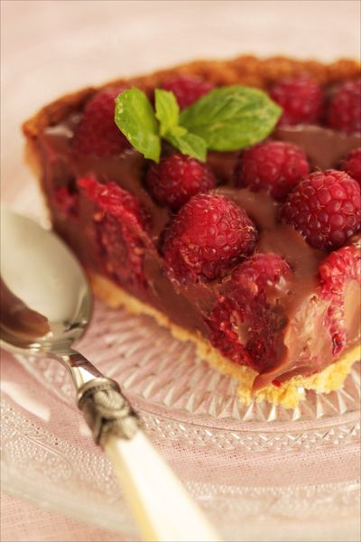 Tarte A La Ganache De Chocolat Praline Et Aux Framboises