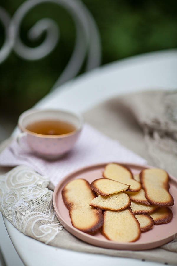 Langues De Chat A La Fleur D Oranger Le Lundi C Est Permis Panier De Saison