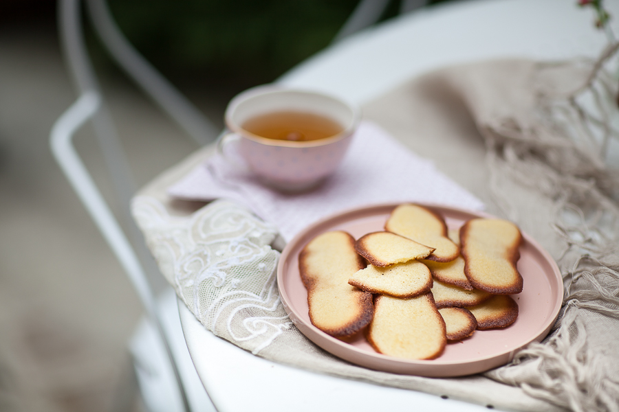 Langues De Chat A La Fleur D Oranger Le Lundi C Est Permis Panier De Saison