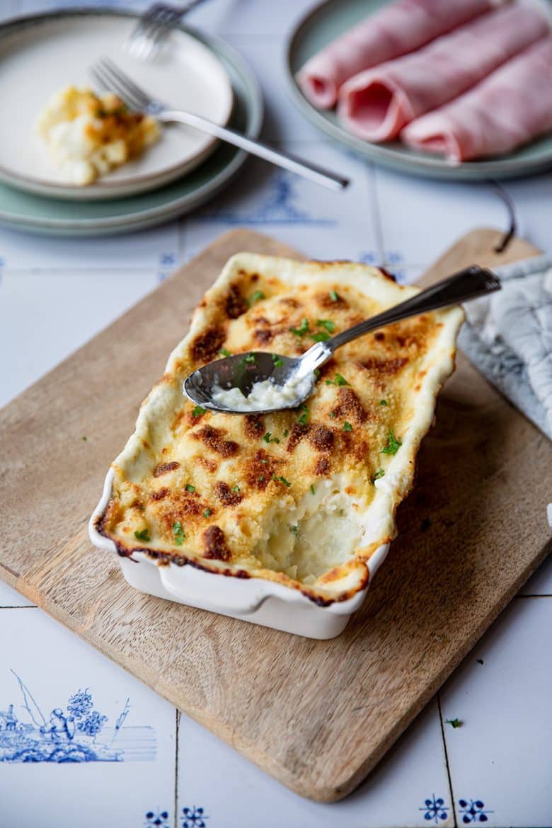 Le gratin de chou-fleur à la sauce Béchamel. 