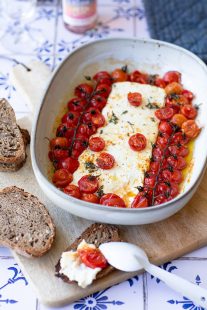 Feta rôtie aux tomates cerises. 