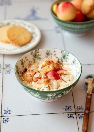 Fromage blanc aux nectarines. 