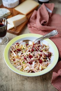 Salade de betterave rouge aux endives.