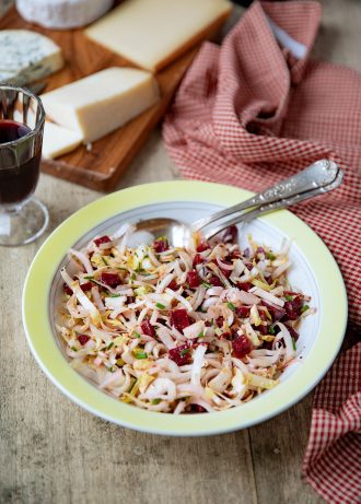 Salade de betterave rouge aux endives.