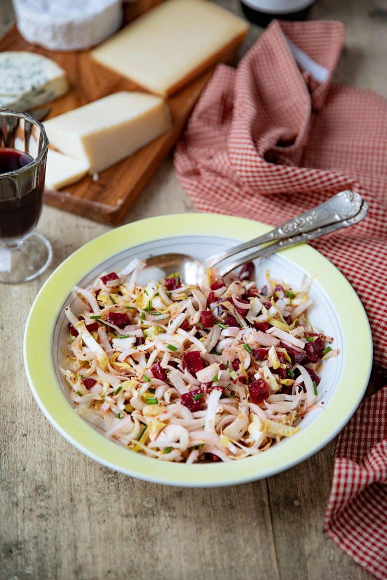 La recette de la salade de betterave rouge aux endives. 