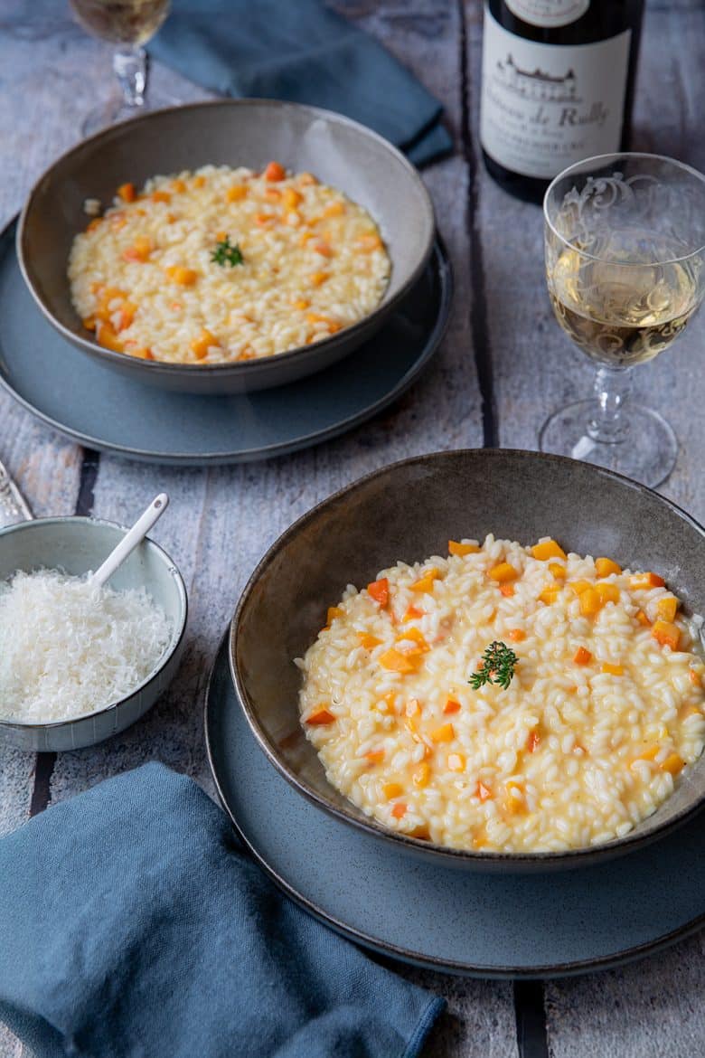 Le risotto au potimarron ou au potiron doit être présenté dans une assiette creuse. 