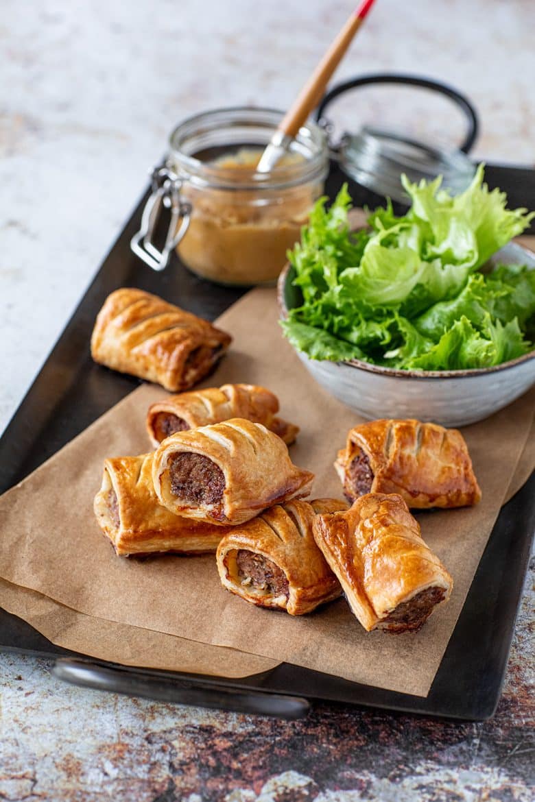 La recette des sausage rolls, des saucisses feuilletées à l'anglaise. 